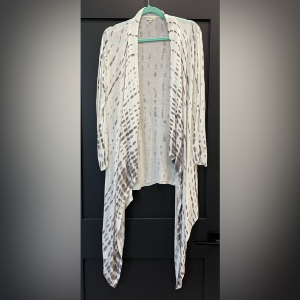Ana Couture Lightweight Soft White and Gray Fly Away Cardigan Size Medium